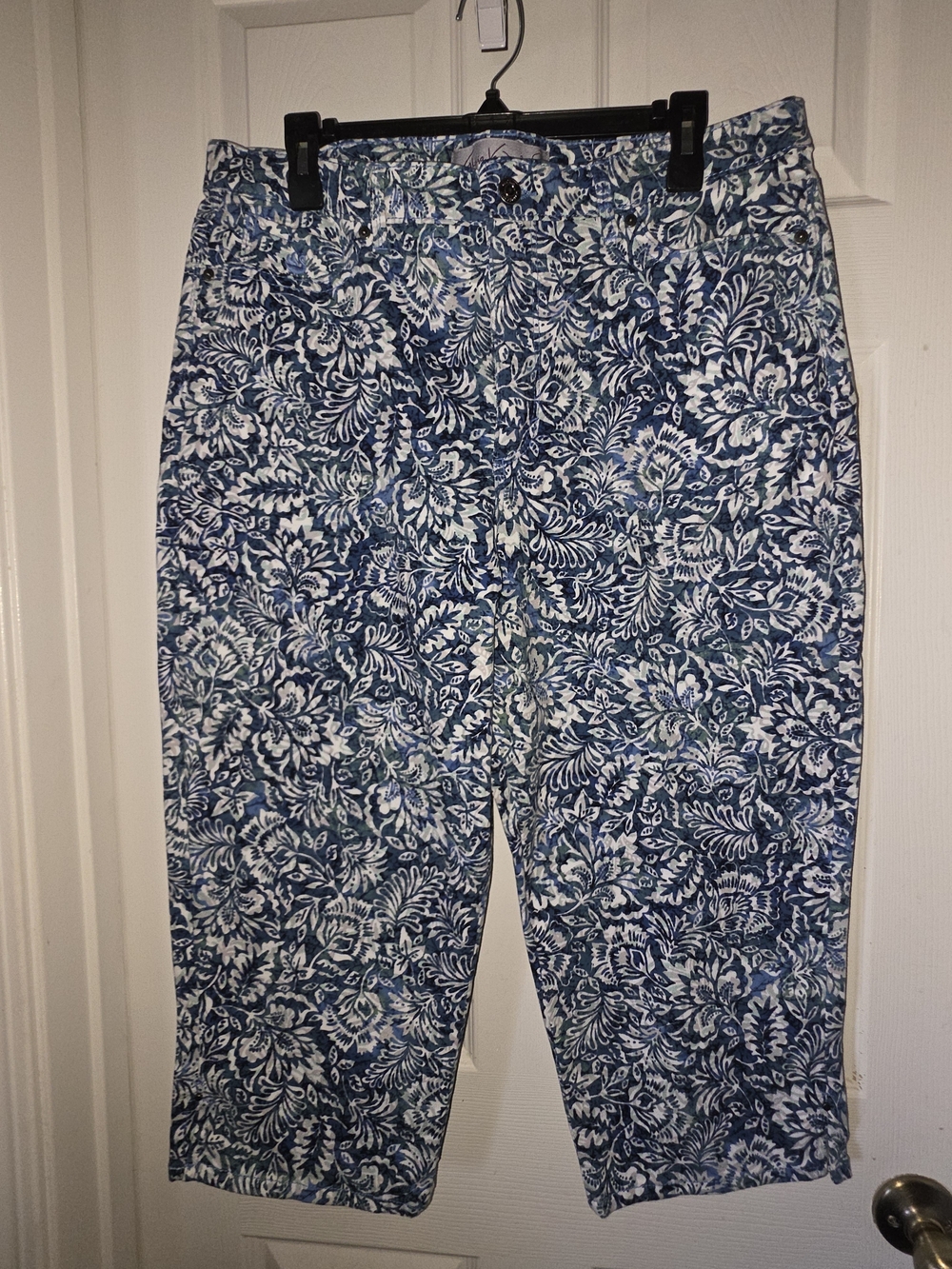 Gloria Vanderbilt Navy White Floral-Print Chinos
